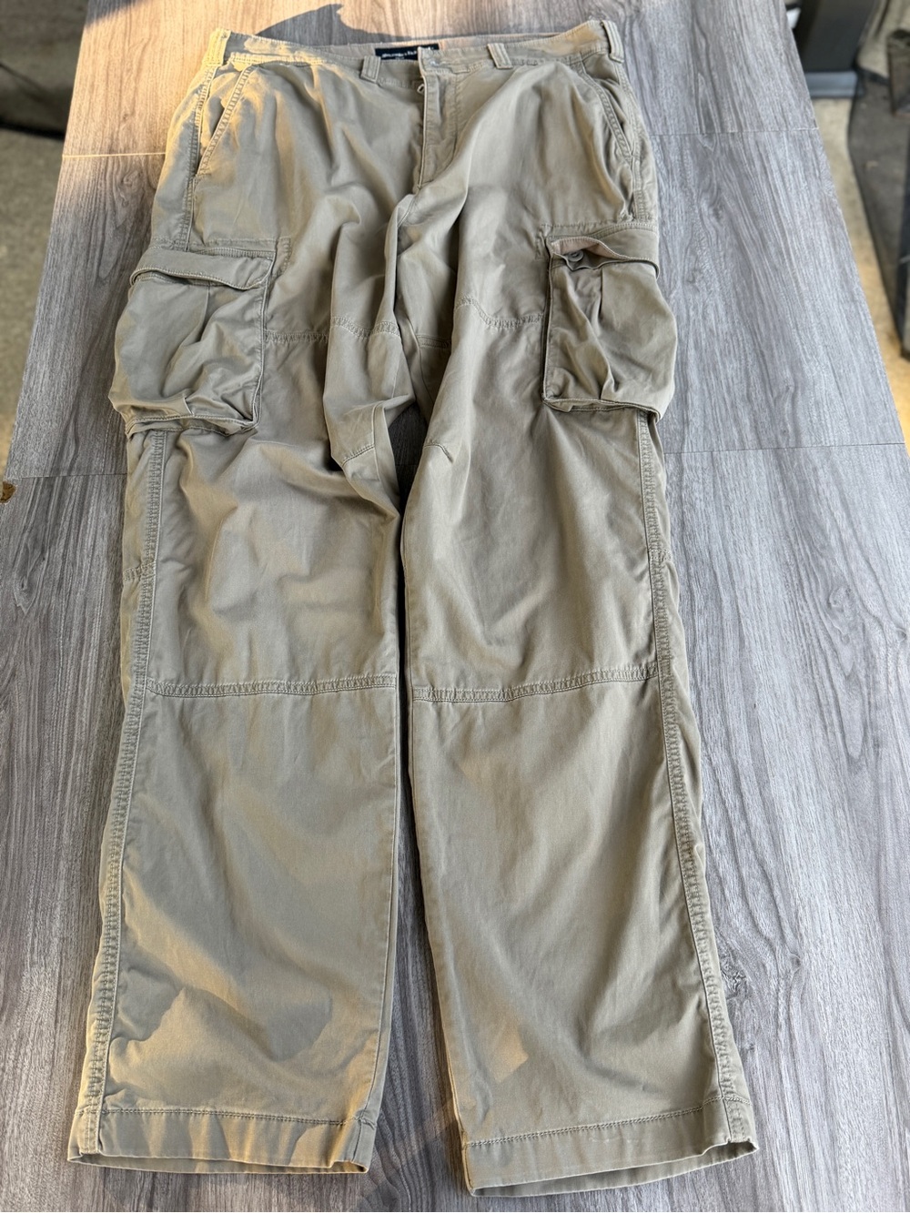 Abercrombie & Fitch Loose Fit Cargo Pants Mens 34 x 34 Tan Khaki Baggy Utility - Picture 2 of 14